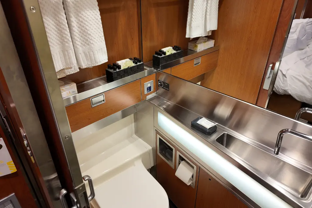 Ensuite toilet in Prestige Class on The Canadian