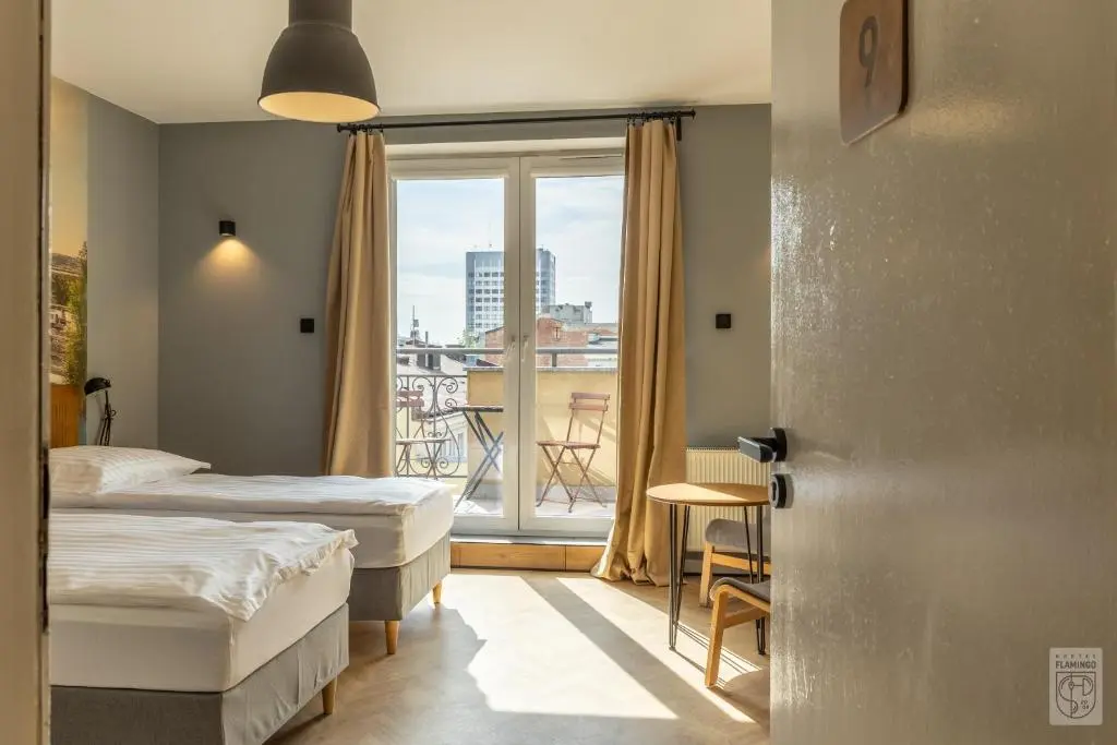 Flaming Hostel Lodz twin room with balcony