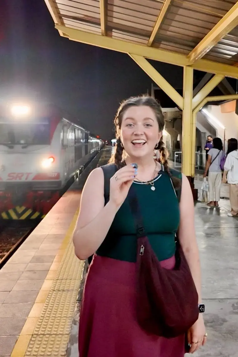 Chelsea on the plaform waiting for the Bangkok Surat Thani sleeper train
