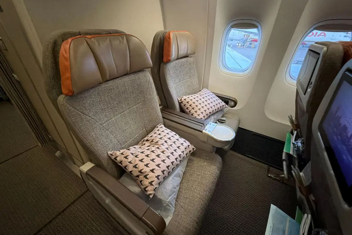 seat premium economy eva