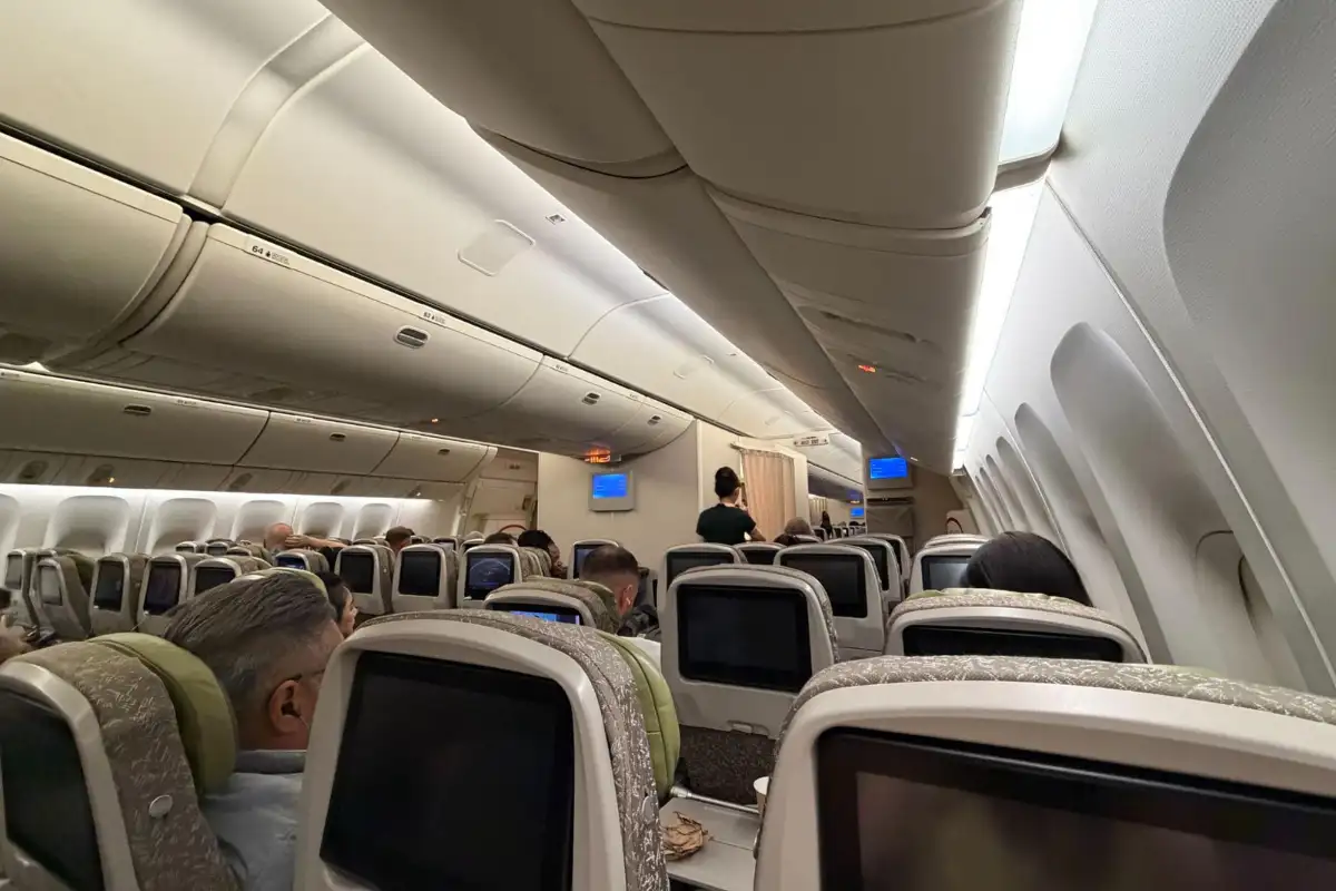 seats in economy on eva flight to bangkok
