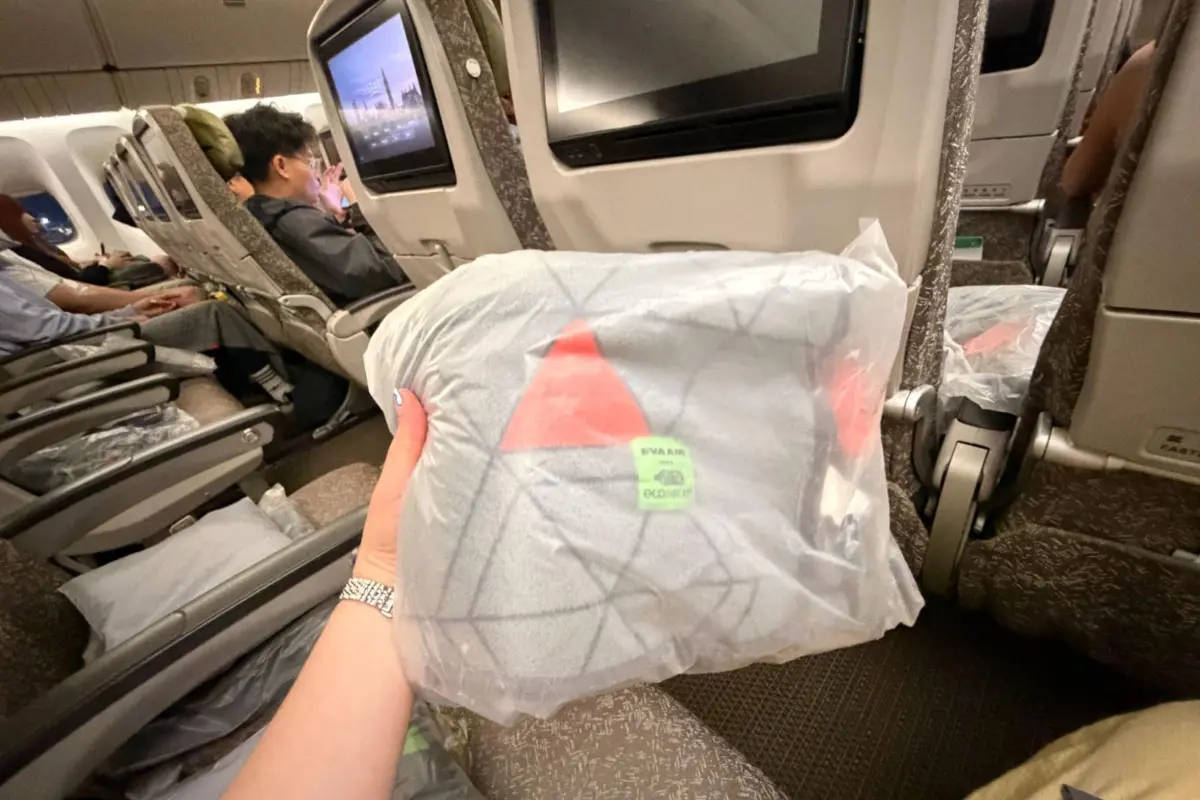 blanket eva economy